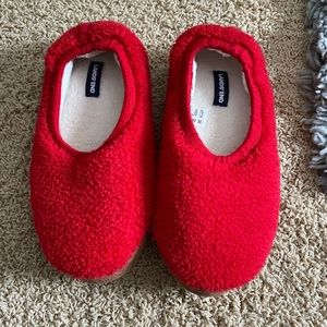 NWT Lands’ End Slippers